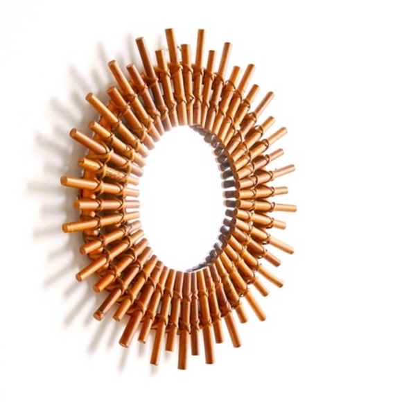 New with Tags in Box Natural Woven Round Mirror - Picture 1 of 4